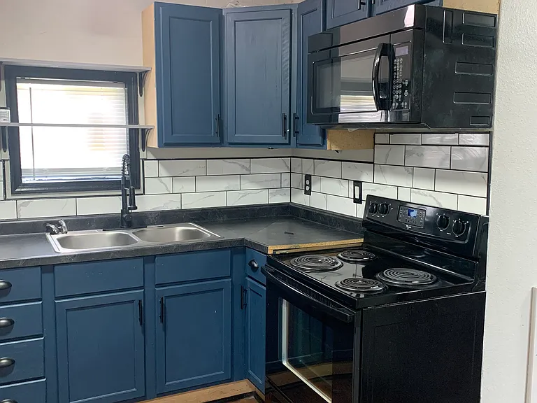 1801 N Madison Ave — Photo 9