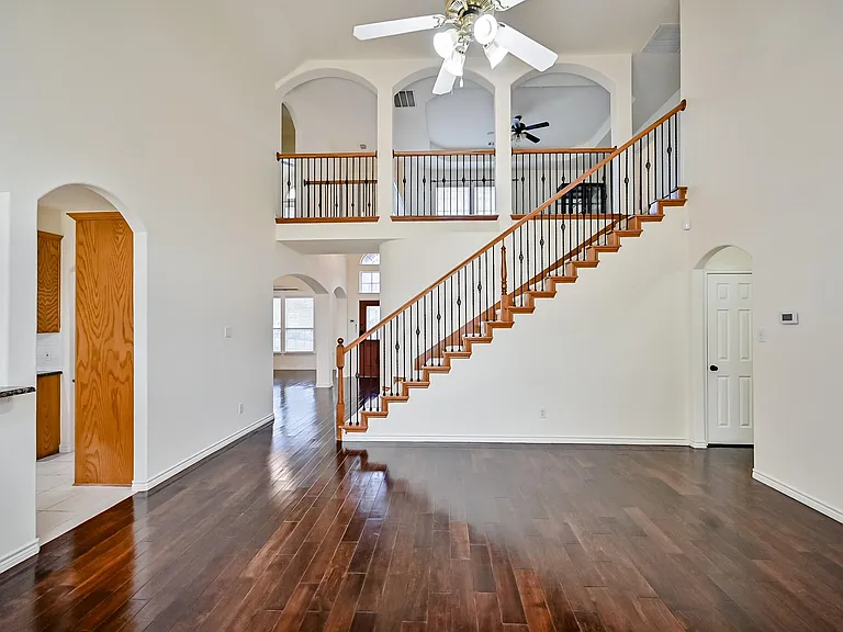 2716 Eastland Dr — Photo 23