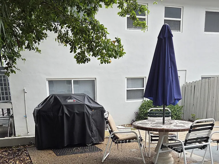 1001 SE 16th St #7 — Photo 16