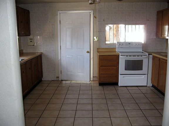 4th image of 915 S Espina St