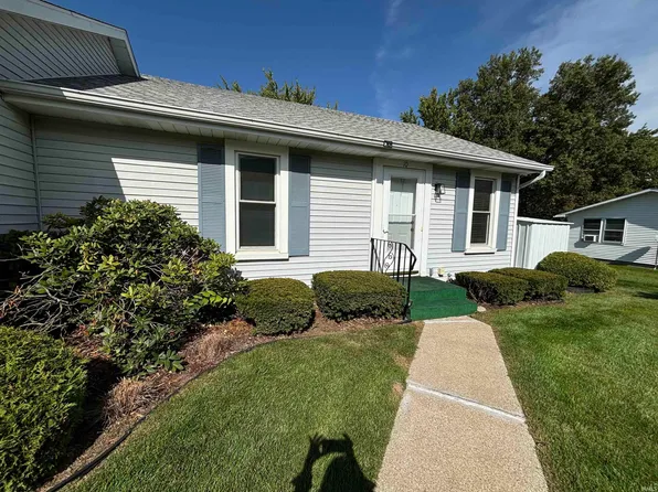406 Crystal Valley Dr Unit 10, Middlebury, IN 46540
