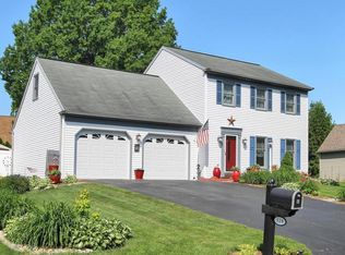 328 Greenbriar Dr, Lancaster, PA 17601
