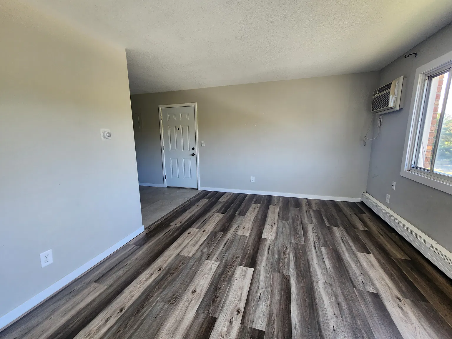 2 bed, 850 sqft, $1,280 — Photo 4