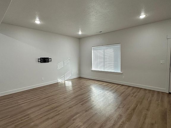 3rd image of 431 S 1580 E #431