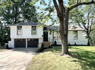 13616 Spring St, Grandview, MO 64030