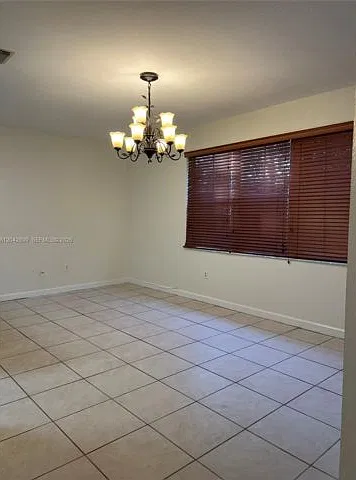 10861 NW 85th Ter — Photo 11