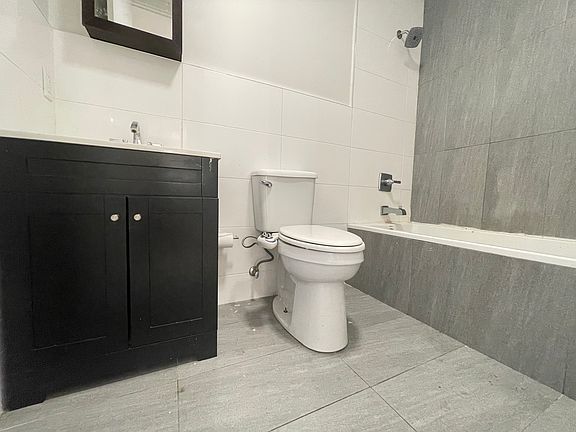 4th image of 70 Lexington Ave #3E