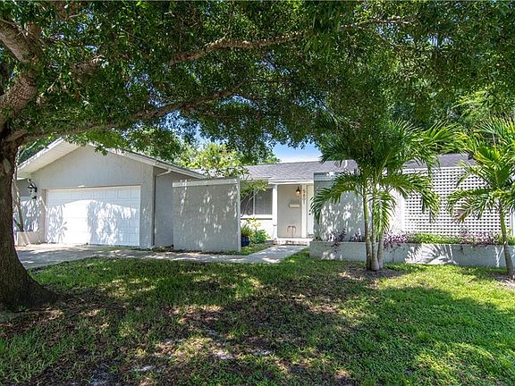 2nd image of 5601 Tanglewood Dr NE