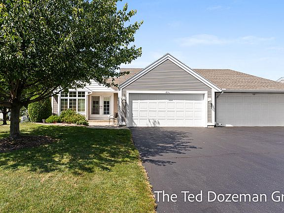 3rd image of 854 Claremont Ct