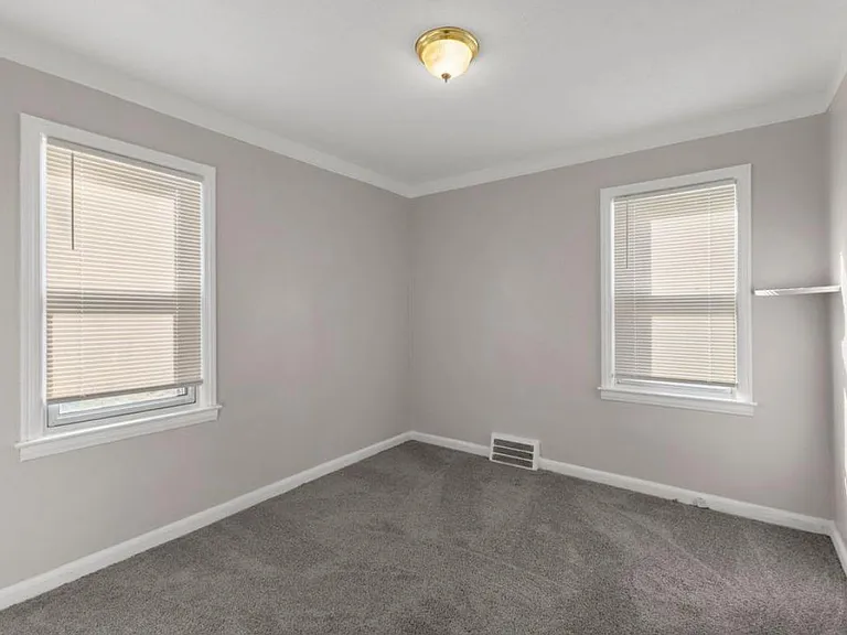 3511 Monroe St — Photo 6