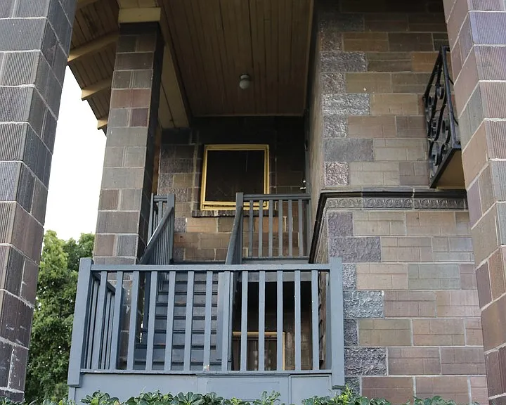 649 W 8th St #B — Photo 3