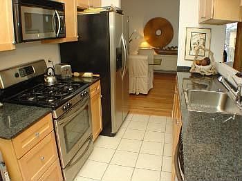 5th image of 915 S Oak Park Ave APT 2C