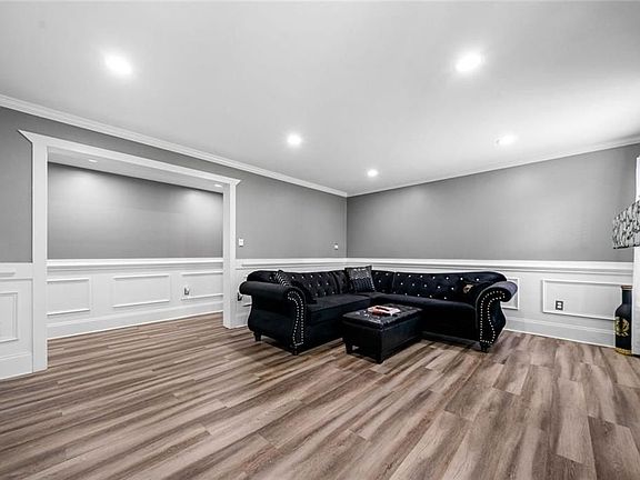 4th image of 209 Braemar Ct #Basement