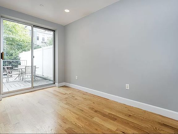 4th image of 42 Meserole St #1