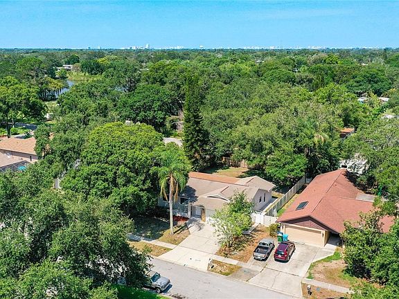 4th image of 2158 Beverly Ln