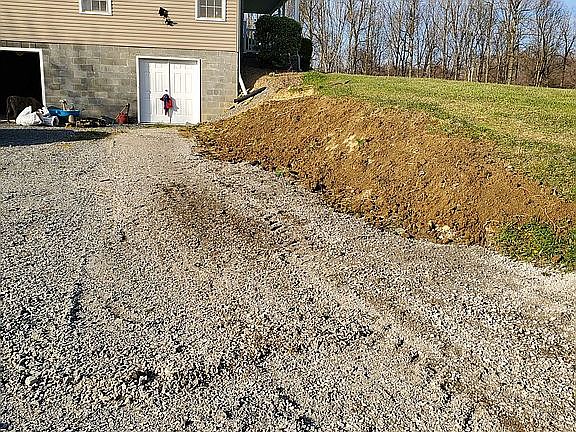 4th image of 14954 Greenleaf St