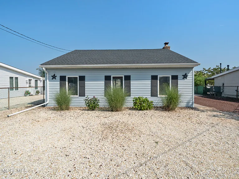 43 Florence Ln — Photo 1