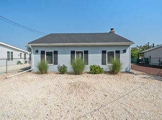 43 Florence Ln, Manahawkin, NJ 08050