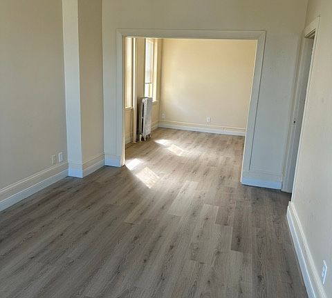 4th image of 64 Ferry St #2