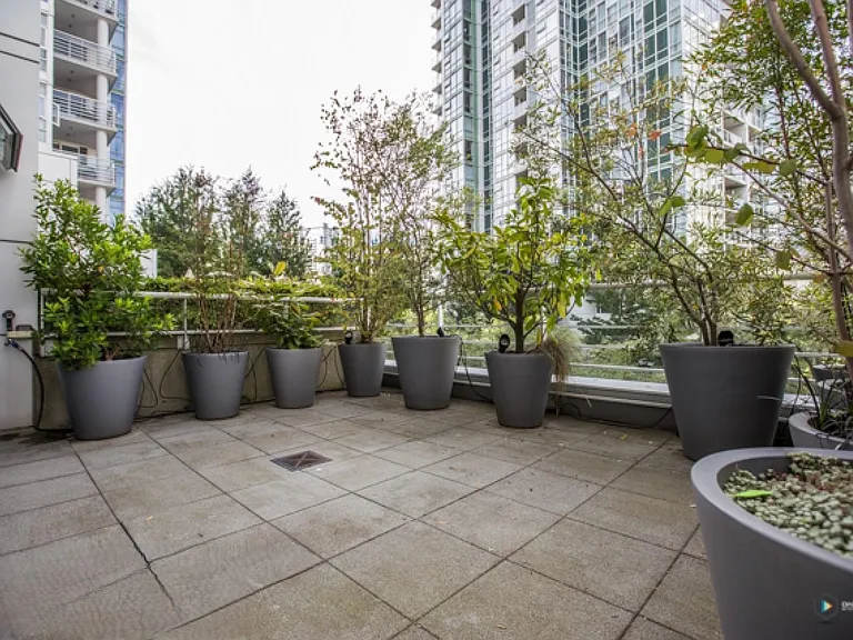 1111 Marinaside Cres #THN — Photo 20