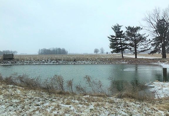 4th image of 813 Lincoln Hwy