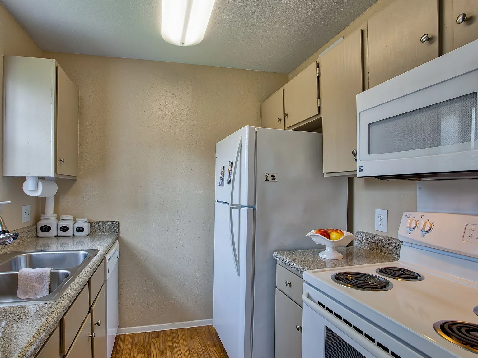 The Pines of Palos Verdes Apartments — Photo 4