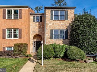 2014 Hopewood Dr, Falls Church, VA 22043