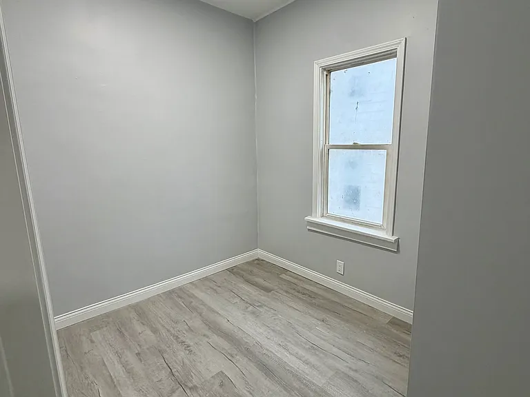 2604 Schrage Ave #2 — Photo 10
