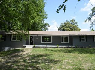 2125 Memorial Dr, Clarksville, TN 37043
