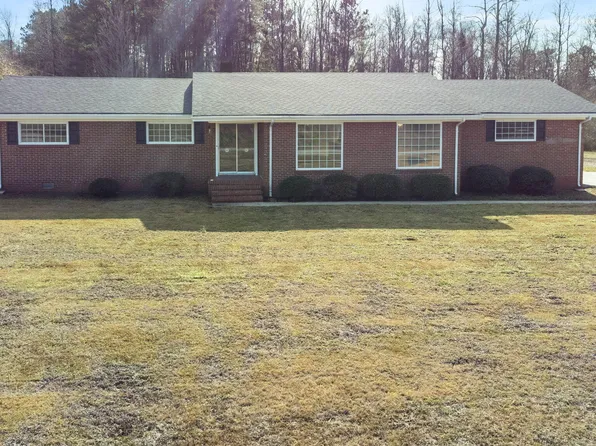 1725 Fountaintown Road, Chinquapin, NC 28521