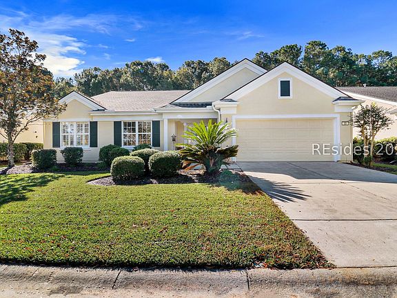 2nd image of 22 Columbus Cir