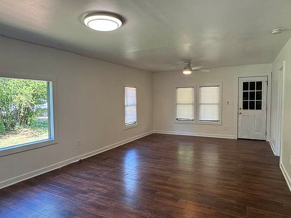 5th image of 534 Logan St