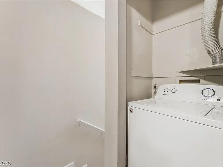 900 Willow Tree Dr #C — Photo 27