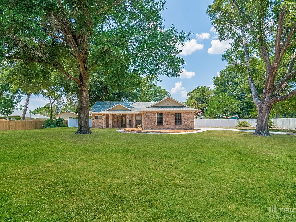 2nd image of 11828 Leafdale Cir W