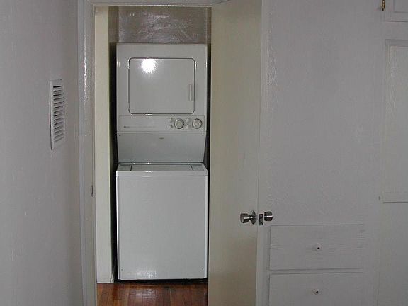 4th image of 1128 6th Ave APT 4