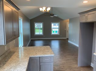 74 Chapel Glen Dr, Hamburg, NY 14075