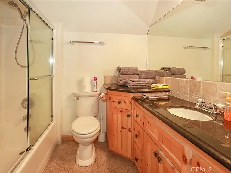 351 Glenwood Dr — Photo 13
