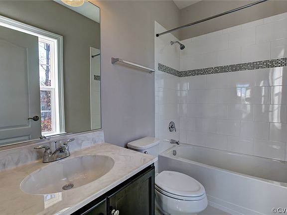 4th image of 1005 Stable Hill Place Gln