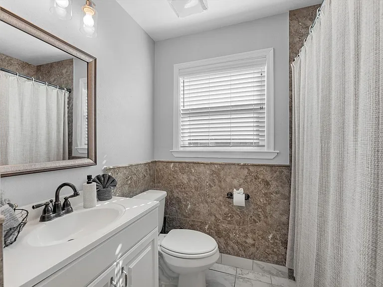 2505 Truxillo St — Photo 12