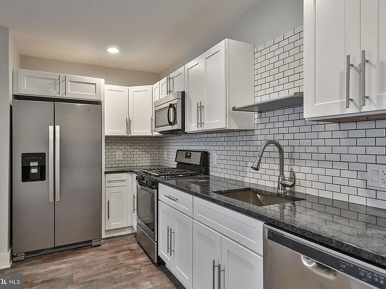 1320 N Franklin St #4B — Photo 3