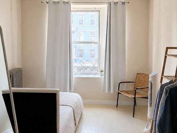 2nd image of 524 Lafayette Ave APT 3