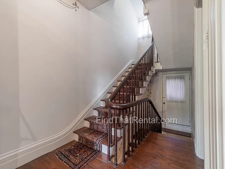 136 W Pomfret St — Photo 31