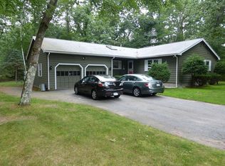 4 Nutting Ln, Westford, MA 01886