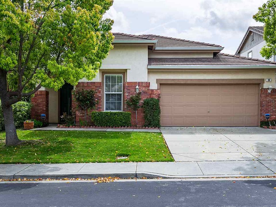 1st image of 38 Lily Ct