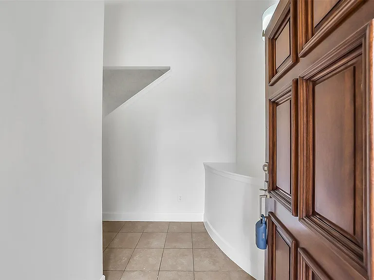 650 Westcross St #70 — Photo 9
