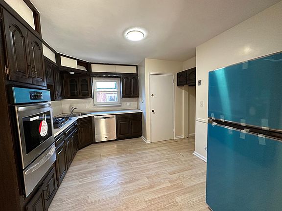 4th image of 39-27 211th St Floor 1