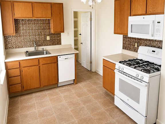 2nd image of 323 38th St #1