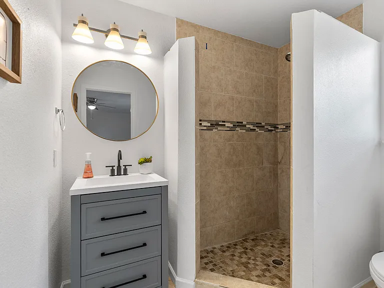 4223 Eulalee Dr — Photo 10