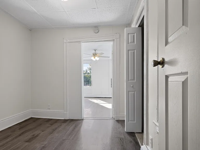 492 W Side Ave #2L — Photo 11