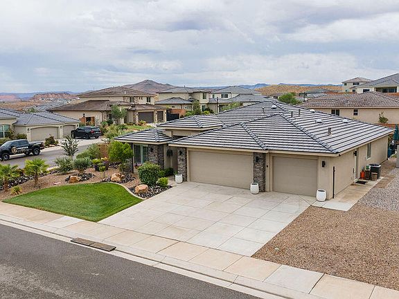 3rd image of 2110 E Mountain Trl